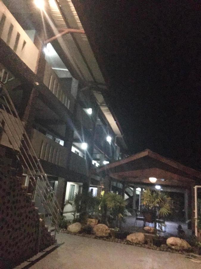 Nausori Airport Hotel Esterno foto